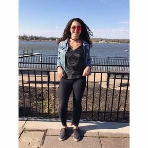 Meet your Posher, Laura